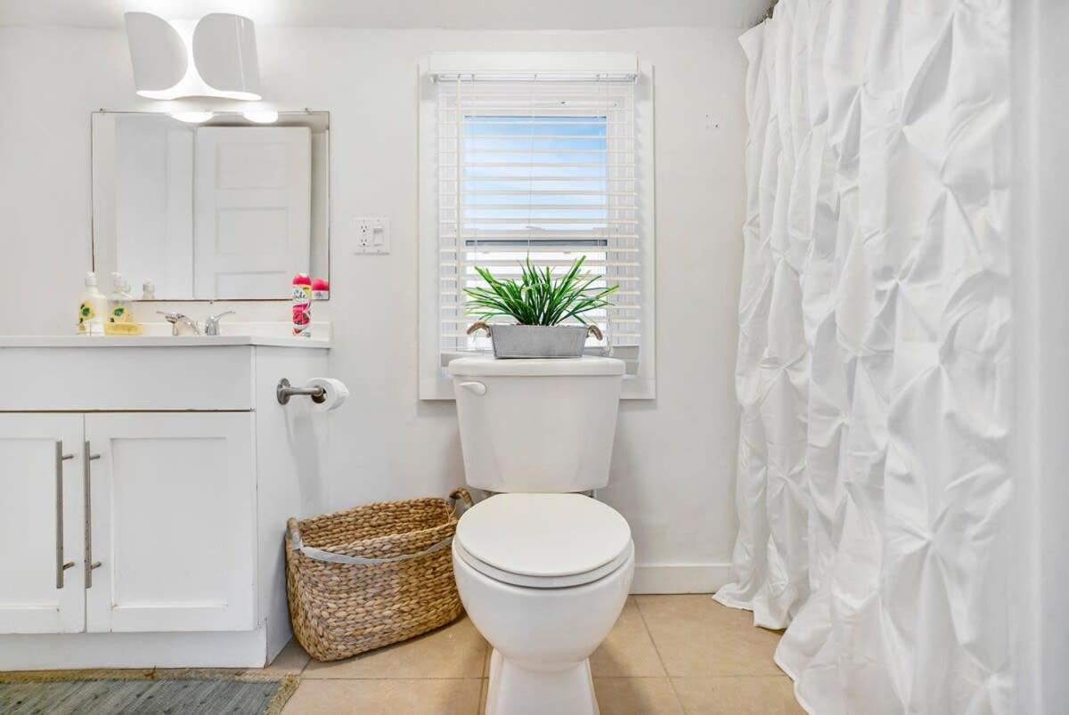 Beach Cottage! 100 Steps To The Sand, Pets Ok, Private Deck! St. Augustine Luaran gambar